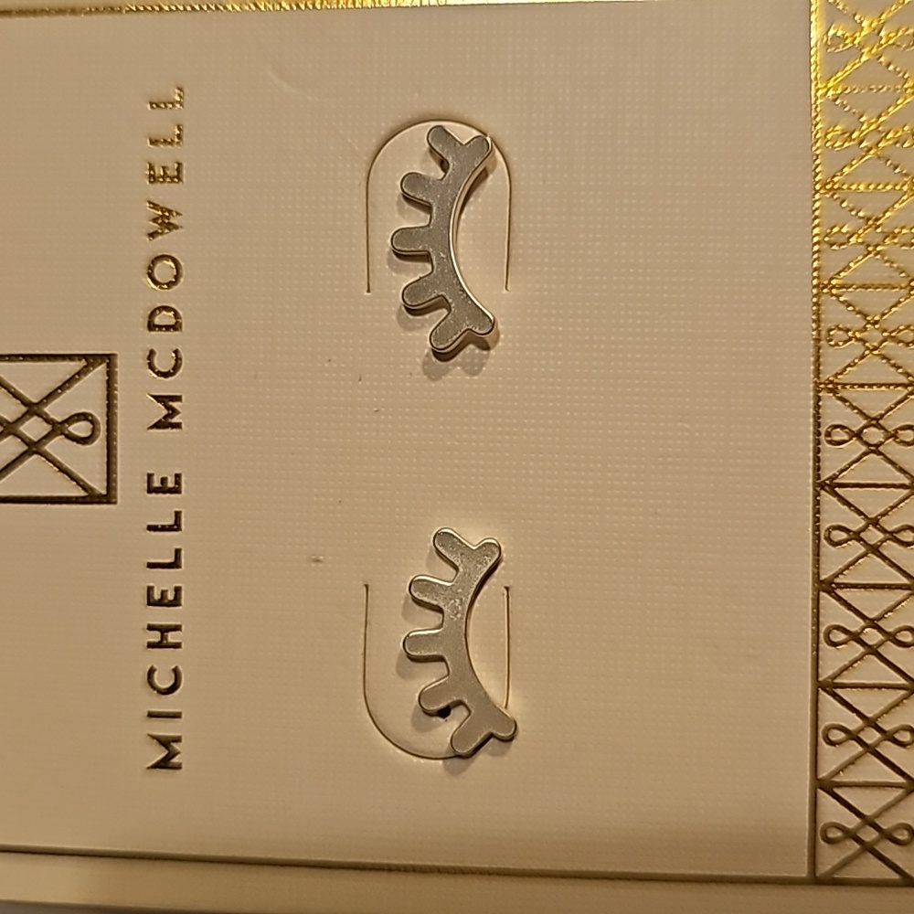 MICHELLE MCDOWELL NWT Silver eyelash earrings modern unique - Picture 8 of 8
